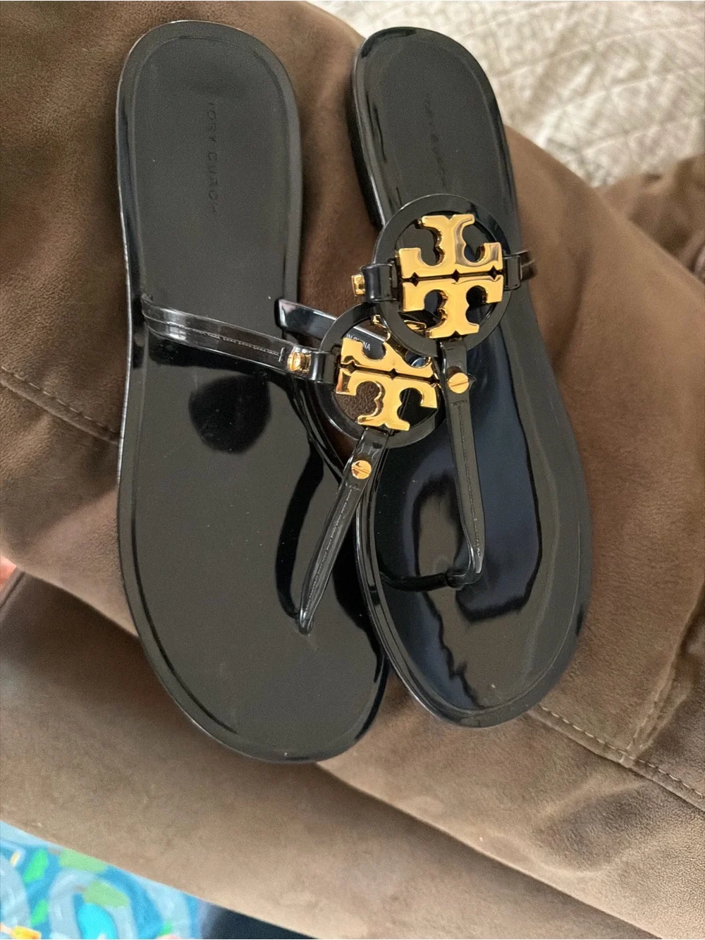 Tory Burch Black Patent Thong Sandals with Gold Logo